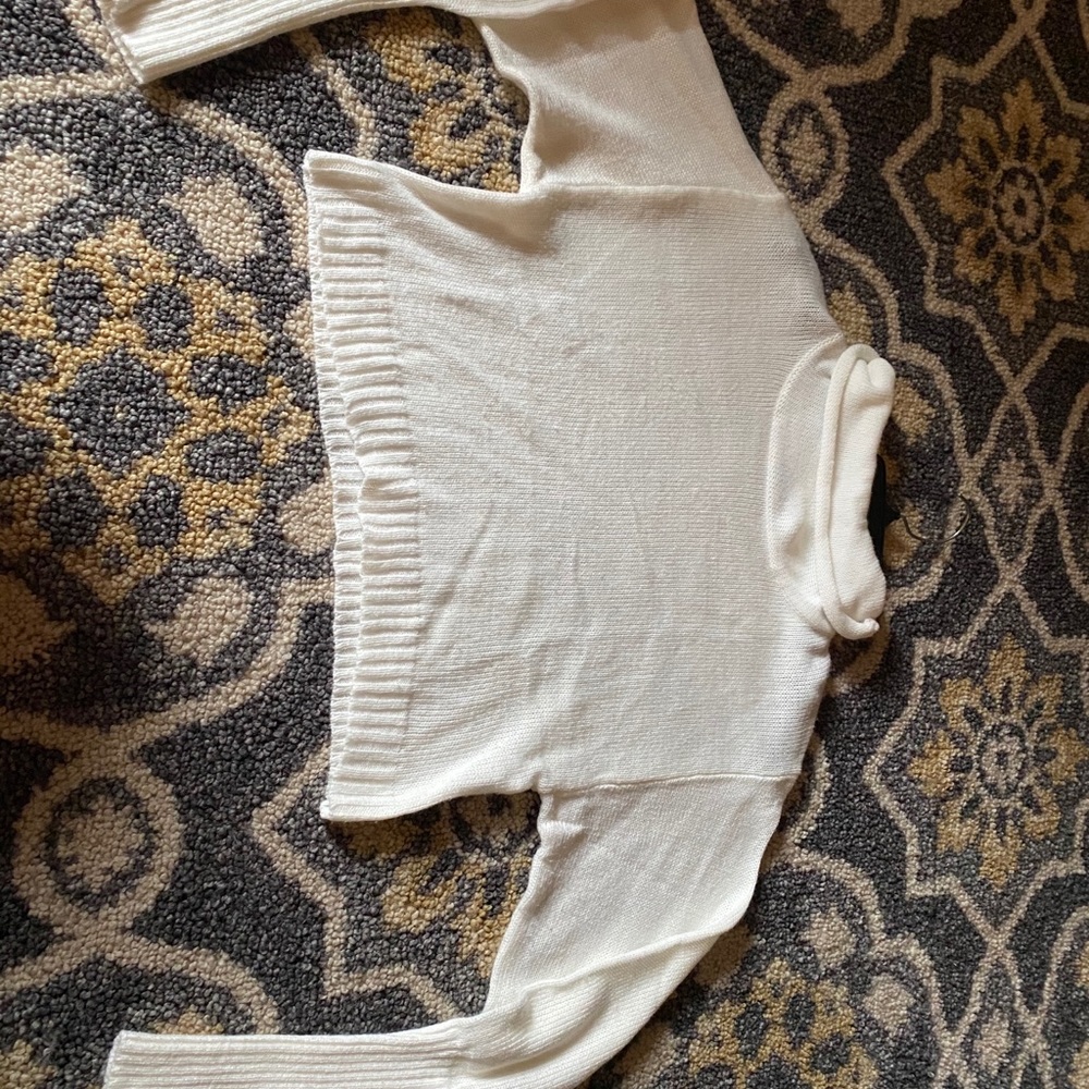 Cropped loose turtle neck